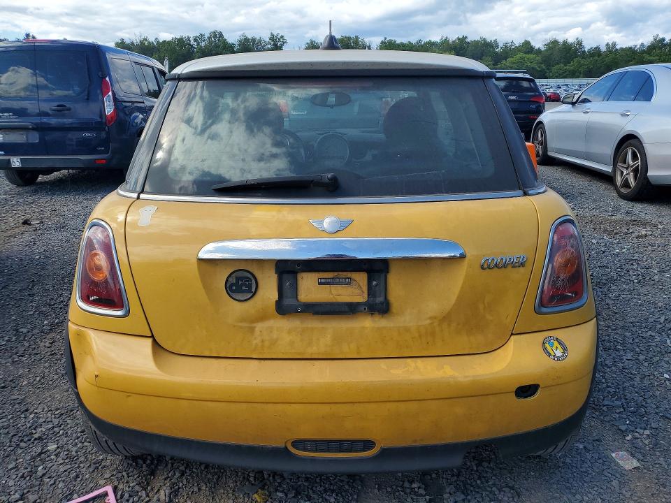 2007 Mini Cooper VIN WMWMF33577TU62876 COPART salvage auction — REAR END, NJ - CERTIFICATE OF TITLE, sold $375 on 2026-09-04 (photo 6)