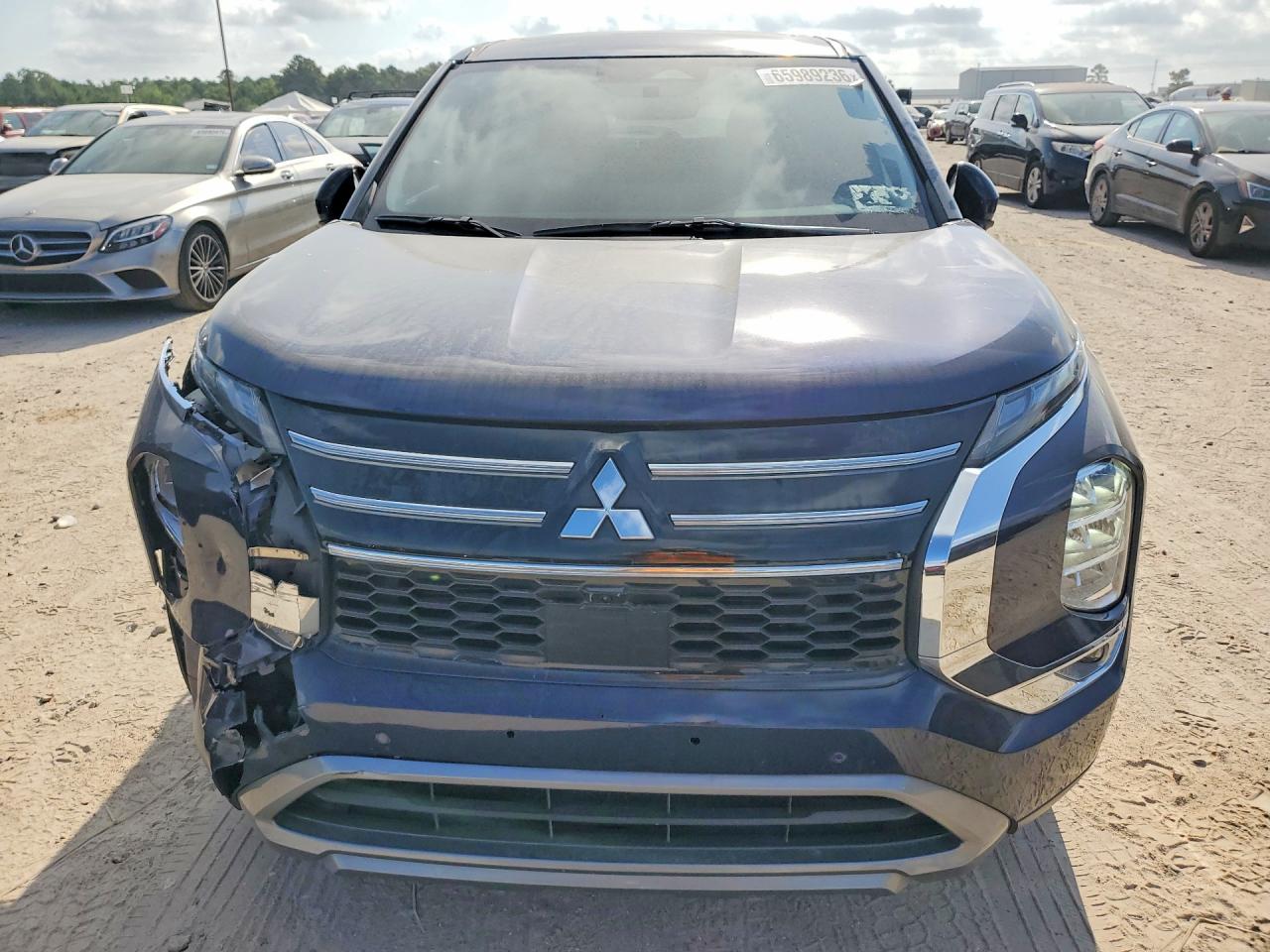 2025 Mitsubishi Outlander VIN JA4J3VA84SZ020483 COPART salvage auction — Front End, TX - CERTIFICATE OF TITLE, sold $16,100 on 2026-09-03 (photo 5)