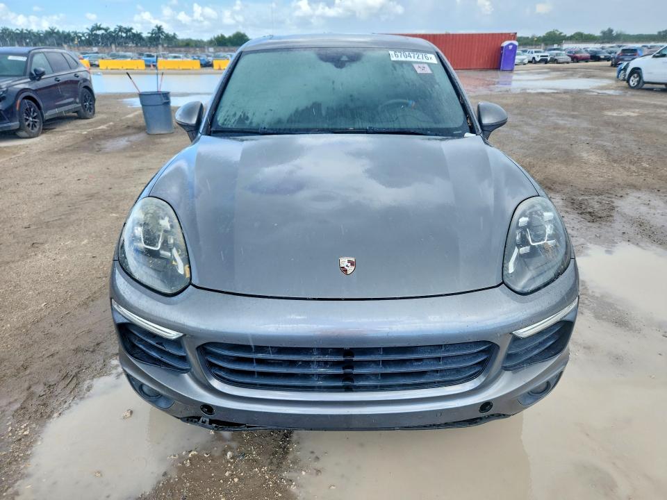 2016 Porsche Cayenne VIN WP1AA2A27GLA09282 COPART salvage auction — MINOR DENT/SCRATCHES, Fl - Certificate Of Title, sold $6,700 on 2026-09-08 (photo 5)