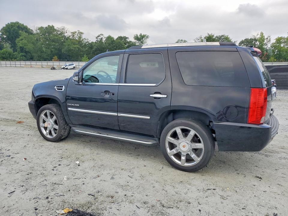 2013 Cadillac Escalade VIN 1GYS3BEF3DR139690 COPART salvage auction — MINOR DENT/SCRATCHES, Sc - Certificate Of Title, sold $900 on 2026-08-19 (photo 2)