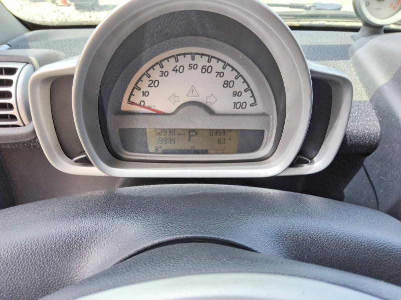 2009 Smart Fortwo VIN WMEEJ31X79K233571 COPART salvage auction — MINOR DENT/SCRATCHES, FL - CERTIFICATE OF TITLE, sold $2,700 on 2026-08-20 (photo 9)