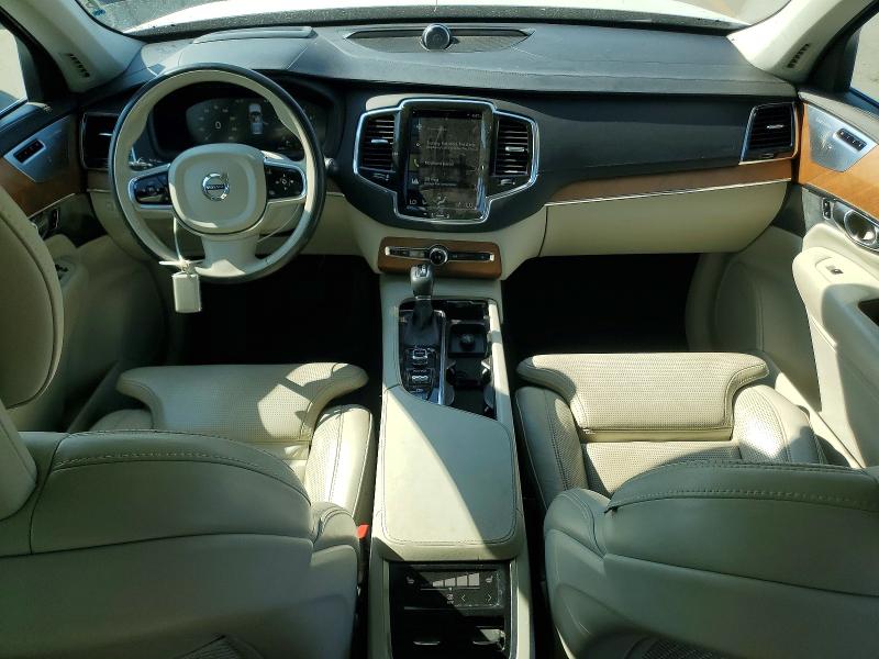 2016 Volvo Xc90 VIN YV4A22PL0G1048237 COPART salvage auction — MINOR DENT/SCRATCHES, Salvage Title, sold $1,950 on 2026-09-10 (photo 8)