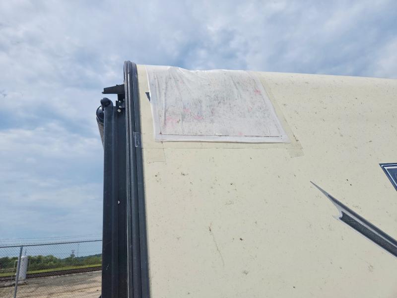 2017 VIN 4X4TFLA2XHD413751 COPART salvage auction — ROOF, OH - CERT OF TITLE-SALVAGE, sold $3,400 on 2026-09-18 (photo 9)