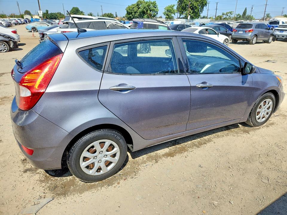 2014 Hyundai Accent VIN KMHCT5AE4EU141788 COPART salvage auction — NORMAL WEAR, Ca - Dis/Dlr/Exp Only Clean Title, sold $925 on 2026-08-20 (photo 3)