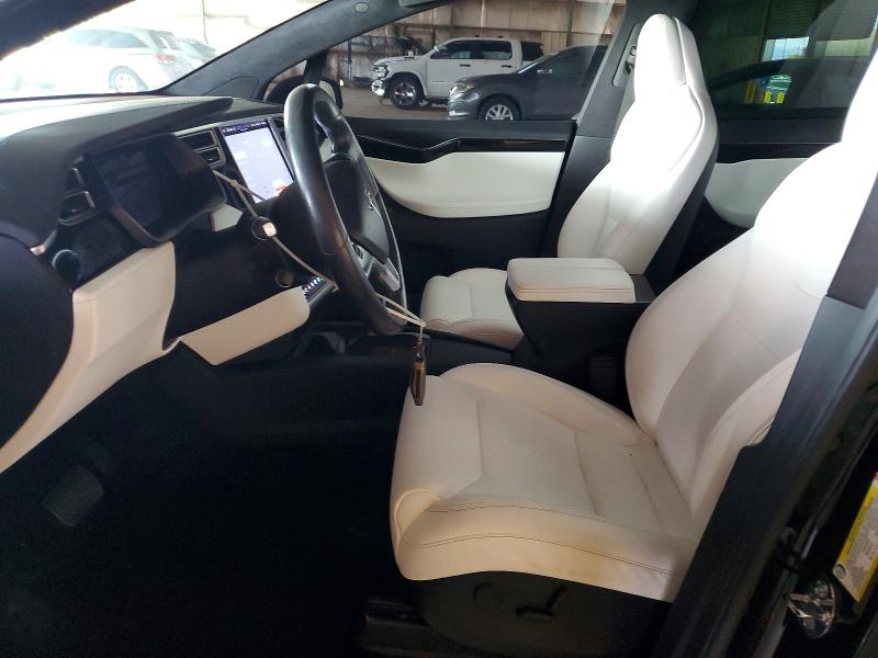 2017 Tesla Model x VIN 5YJXCBE2XHF070503 COPART salvage auction — NORMAL WEAR, AZ - CERT OF TITLE - SALVAGE, sold $500 on 2026-09-11 (photo 7)
