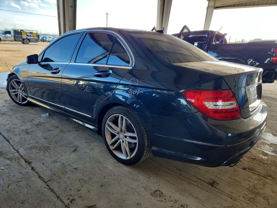 2012 Mercedes-benz C-klasse VIN WDDGF8BB7CR205332 COPART salvage auction — FRONT END, Fl - Cert Of Ttl-Rebuilt&Slvg Rbld, sold $925 on 2026-08-19 (photo 2)