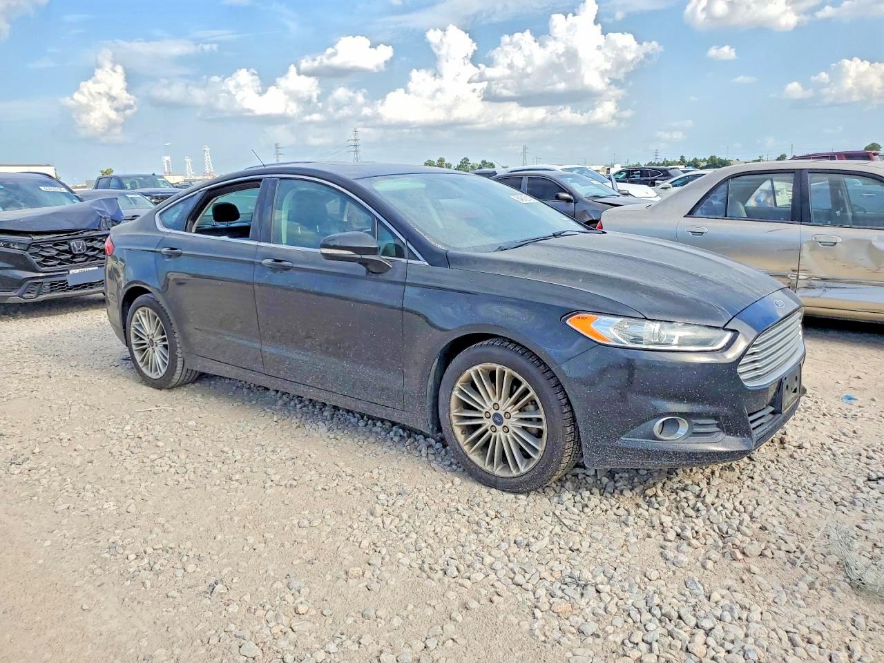2016 Ford Fusion VIN 3FA6P0H99GR207804 COPART salvage auction — Side, Sv - Salvage Title, sold $1,200 on 2026-09-15 (photo 4)