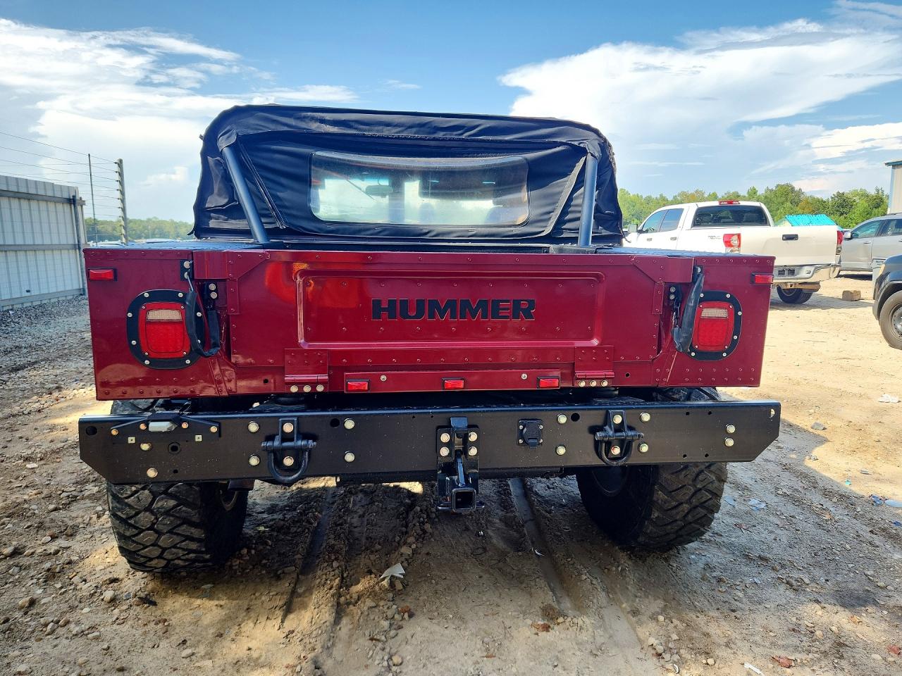 2000 Hummer H1 VIN 137ZA9031YE186037 COPART salvage auction — Burn, Rb - Salvage Title, sold $26,500 on 2026-09-25 (photo 6)