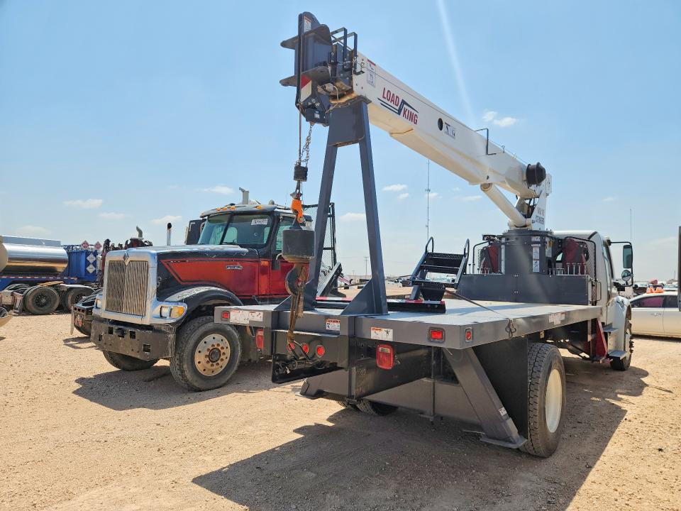 2023 Freightliner M2 VIN 3ALACWFB7PDUF8563 COPART salvage auction — MINOR DENT/SCRATCHES, TX - CERTIFICATE OF TITLE, sold $90,000 on 2026-09-01 (photo 3)