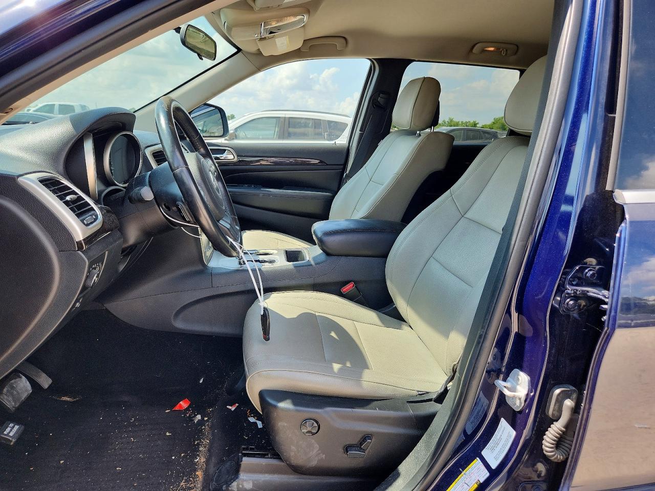 2012 Jeep Grand Cherokee VIN 1C4RJFAG1CC224657 COPART salvage auction — Front End, TX - SALVAGE VEHICLE TITLE, sold $2,500 on 2026-09-27 (photo 7)