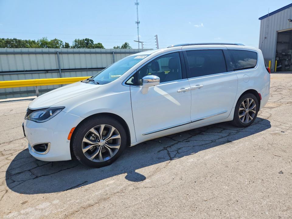 2020 Chrysler Pacifica VIN 2C4RC1GG7LR123196 — COPART salvage auction photo