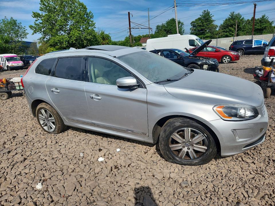 2017 Volvo Xc60 VIN YV440MRUXH2012703 COPART salvage auction — VANDALISM, Pa - Certificate Of Salvage, sold $1,600 on 2026-08-10 (photo 4)