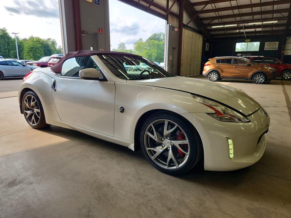 2017 Nissan 370z VIN JN1AZ4FH1HM940605 COPART salvage auction — MINOR DENT/SCRATCHES, OH - CERTIFICATE OF TITLE (P), sold $15,600 on 2026-08-24 (photo 4)