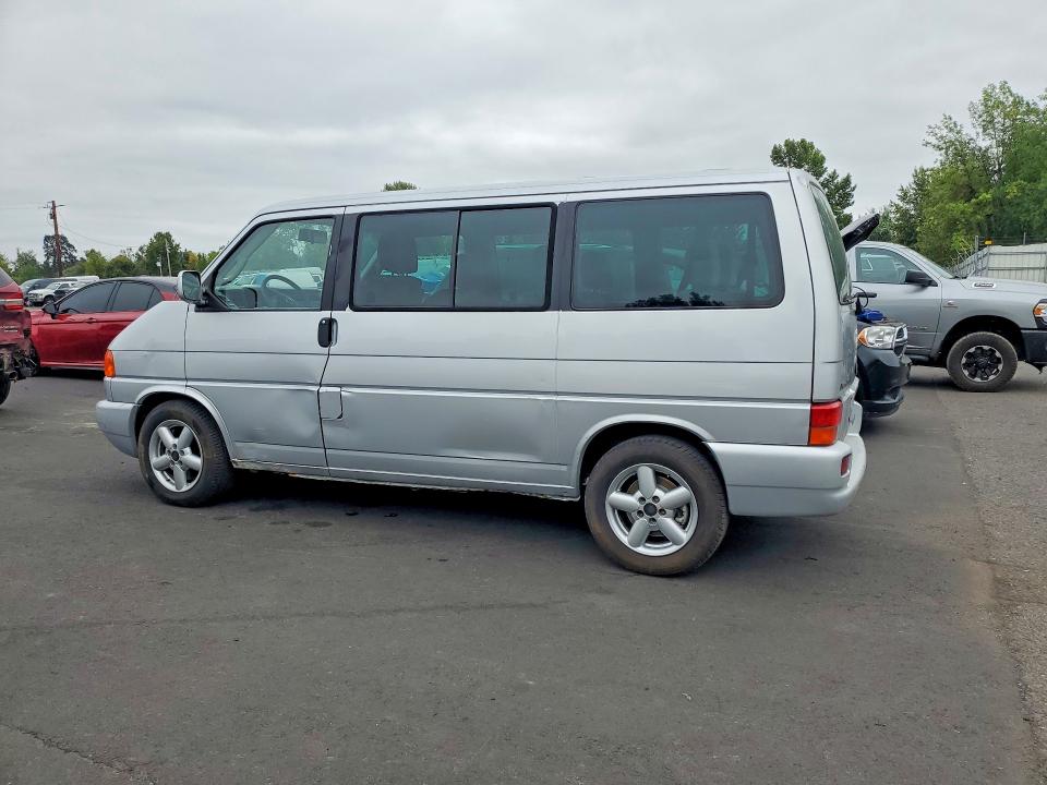 2003 Volkswagen Eurovan VIN WV2KB470X3H038634 COPART salvage auction — MINOR DENT/SCRATCHES, Tx - Salvage Vehicle Title, sold $2,200 on 2026-08-17 (photo 2)