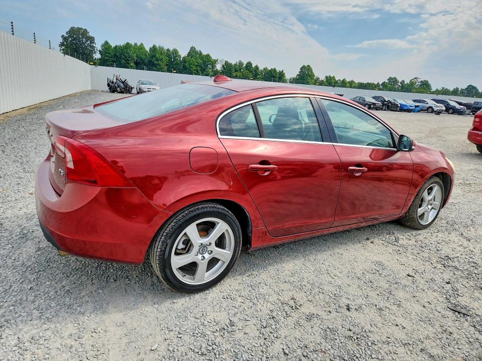 2012 Volvo S60 VIN YV1622FS1C2055388 COPART salvage auction — NORMAL WEAR, Nc - Dealer Only Salvage Title, sold $375 on 2026-09-04 (photo 3)