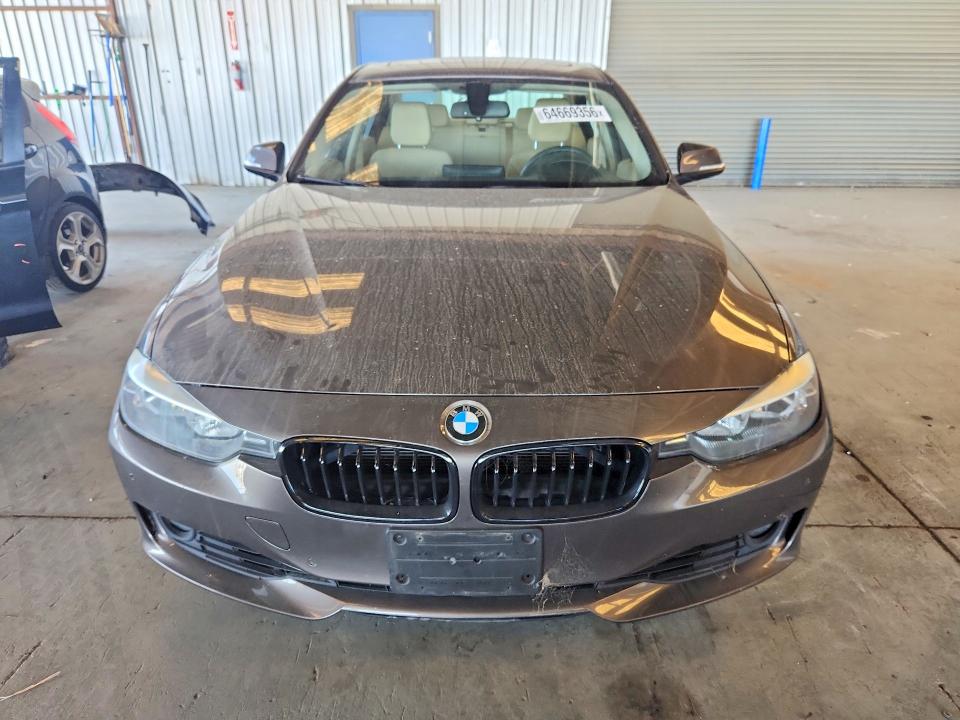 2013 BMW 3 series VIN WBA3C1C51DF439399 COPART salvage auction — SIDE, CA - DIS/DLR/EXP ONLY CLEAN TITLE, sold $1,250 on 2026-08-13 (photo 5)