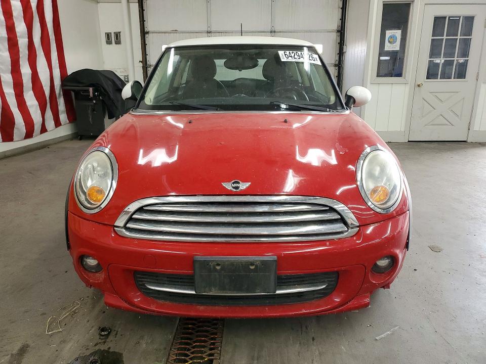 2011 Mini Cooper VIN WMWSU3C55BT252122 COPART salvage auction — MECHANICAL, WA - CERT OF OWNERSHIP-REBUILT, sold $200 on 2026-08-14 (photo 5)