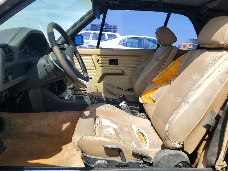 1989 BMW 3er VIN WBABB2309KEC18471 COPART salvage auction — SIDE, CA - DIS/DLR/EXP ONLY CLEAN TITLE (P), sold $1,600 on 2026-08-21 (photo 7)