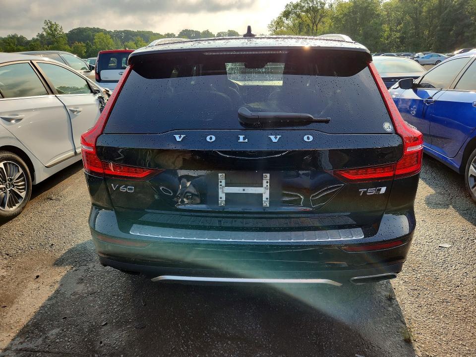 2020 Volvo V60 cross country VIN YV4102WK9L1034264 COPART salvage auction — WATER/FLOOD, Ny - Flood Salvage, sold $4,600 on 2026-08-18 (photo 6)