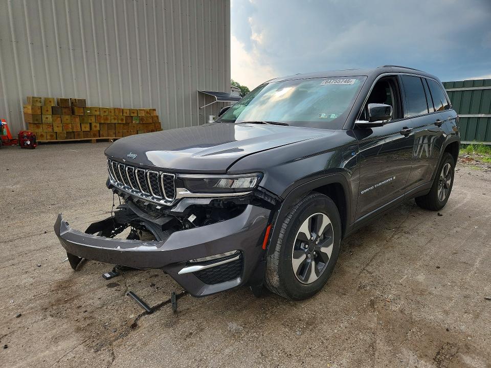 2022 Jeep Cherokee VIN 1C4RJYB65N8716101 — COPART salvage auction photo