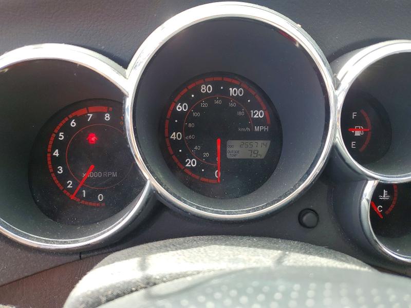 2006 Pontiac Vibe VIN 5Y2SL658X6Z404851 COPART salvage auction — MINOR DENT/SCRATCHES, MI - DEALER ONLY CLEAN TITLE, sold $700 on 2026-09-09 (photo 9)