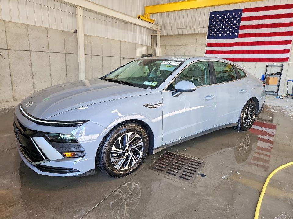 2026 Hyundai Sonata hybrid VIN KMHL24JJ6TA154423 — COPART salvage auction photo