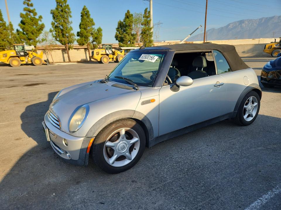 2005 Mini Cooper VIN WMWRF33535TG13105 COPART salvage auction — MINOR DENT/SCRATCHES, CA - DIS/DLR/EXP ONLY CLEAN TITLE, sold $300 on 2026-08-11 (photo 1)