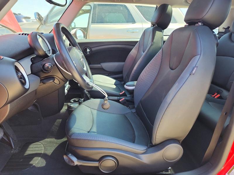 2009 Mini Cooper VIN WMWMF335X9TW78420 COPART salvage auction — MINOR DENT/SCRATCHES, CA - DIS/DLR/EXP ONLY CLEAN TITLE, sold $1,000 on 2026-08-11 (photo 7)
