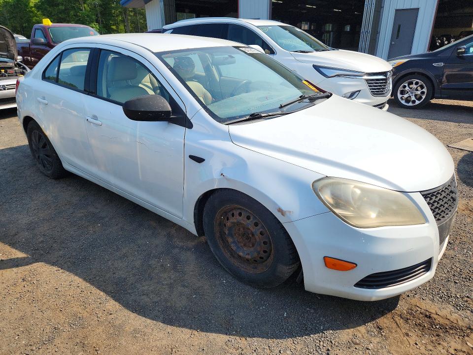 2012 Suzuki Kizashi VIN JS2RE9A16C6100082 COPART salvage auction — MINOR DENT/SCRATCHES, VT - CERTIFICATE OF TITLE, sold $1,900 on 2026-09-18 (photo 4)