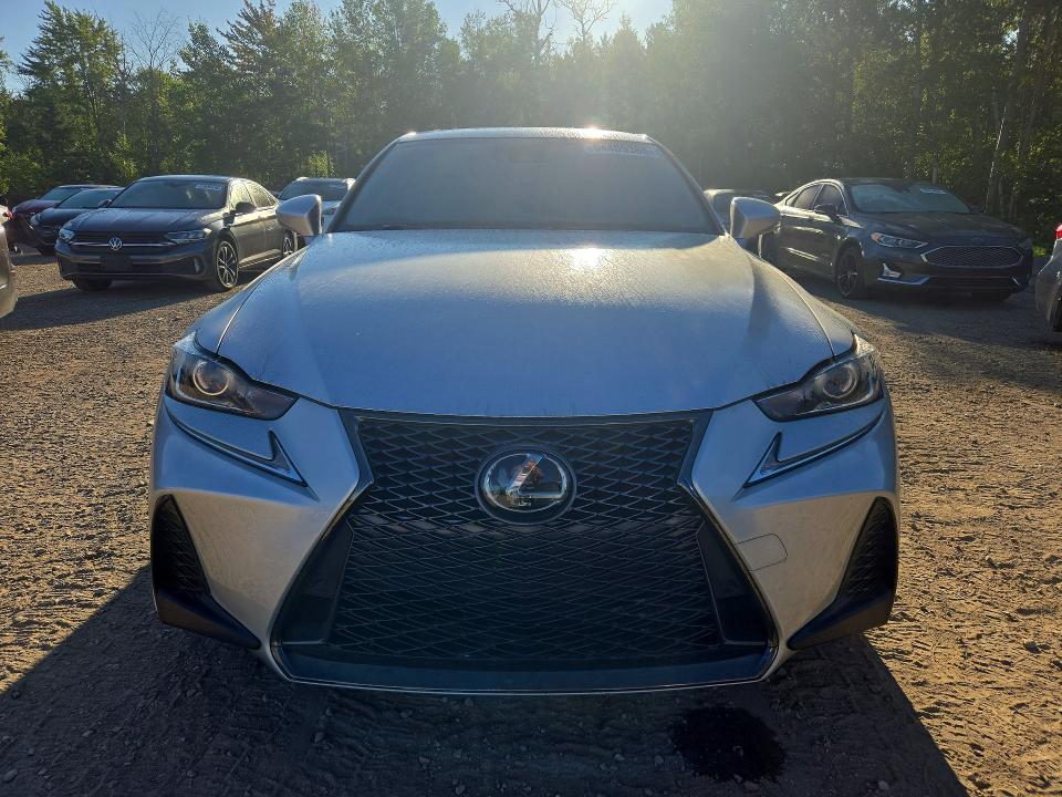 2019 Lexus Is 300 VIN JTHC81D21K5038588 COPART salvage auction — VANDALISM, ON - PERMIT NO BRAND - UNFIT, sold $12,500 on 2026-08-27 (photo 5)