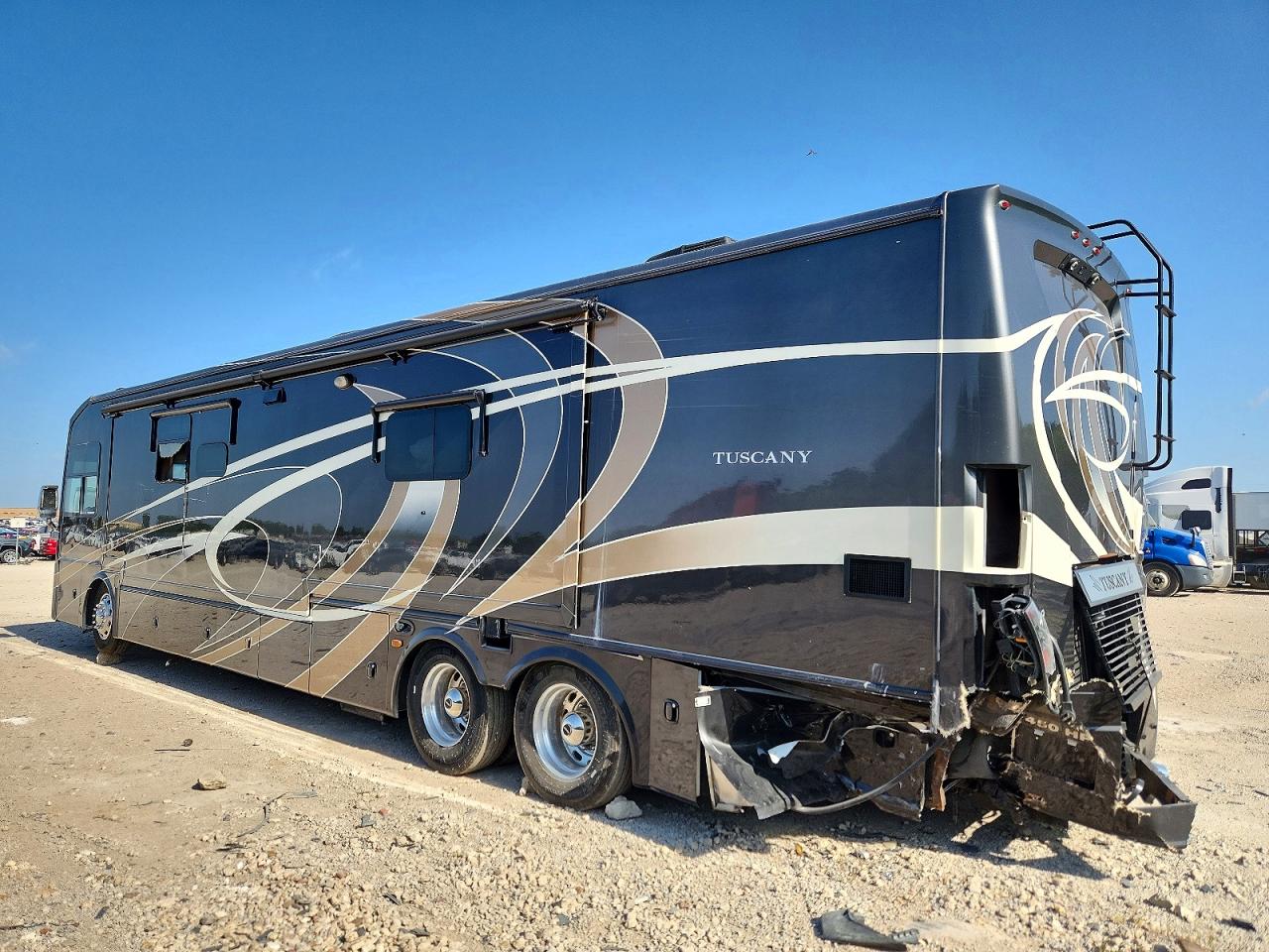 2014 Frht All other VIN 4UZFCHCY3ECFN1612 COPART salvage auction — Rear End, TX - SALVAGE VEHICLE TITLE, sold $29,500 on 2026-09-02 (photo 3)