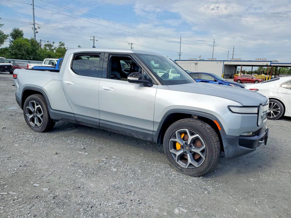 2022 Rivian R1T VIN 7FCTGAAAXNN008066 COPART salvage auction — REAR END, VT - CERTIFICATE OF TITLE, sold $34,500 on 2026-09-10 (photo 4)