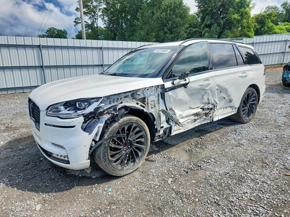2023 Lincoln Aviator VIN 5LM5J7WC6PGL04327 — COPART salvage auction photo