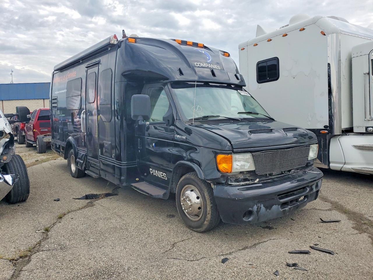 2006 Ford E-450 VIN 1FDXE45PX6DA50169 — COPART salvage auction photo