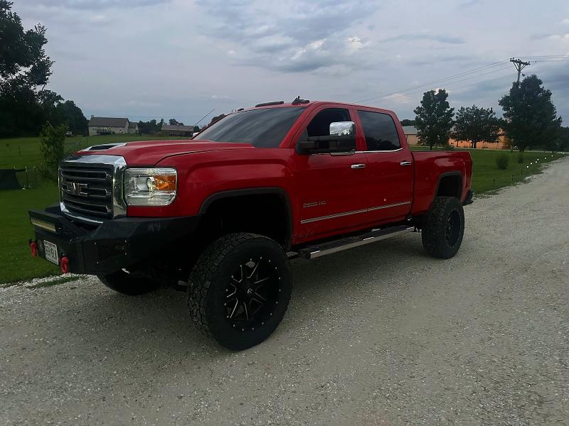 2019 Gmc SIERRA VIN 1GT12REYXKF236737 COPART salvage auction — SIDE, MO - CERT OF TITLE-PRIOR SALVAGE (P), sold $22,500 on 2026-08-25 (photo 2)