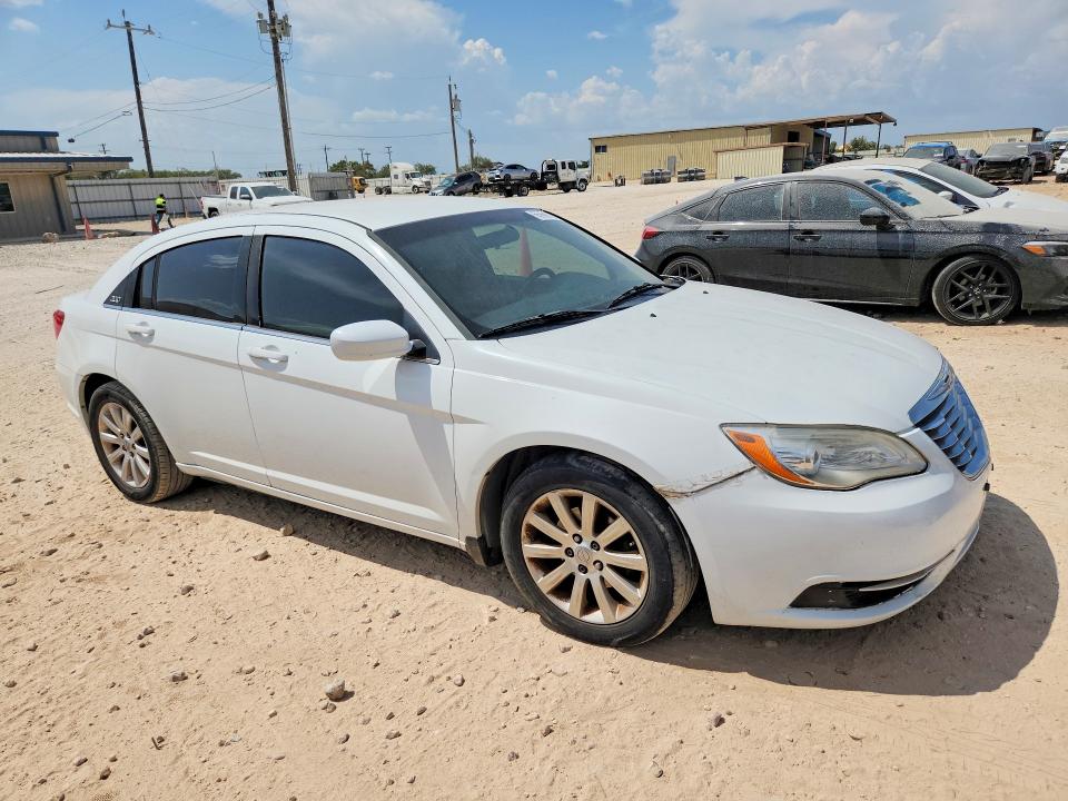 2014 Chrysler 200 VIN 1C3CCBBG8EN114529 COPART salvage auction — MINOR DENT/SCRATCHES, Tx - Certificate Of Title, sold $10 on 2026-09-10 (photo 4)