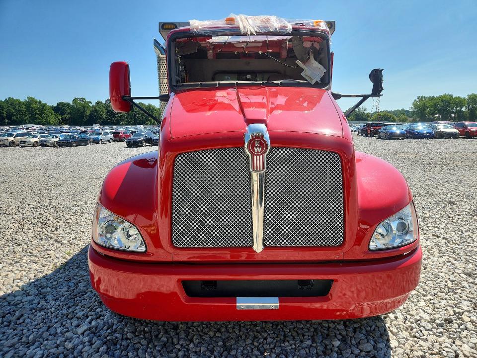 2022 Kenworth Constructi VIN 2NKHHJ7X1NM135971 COPART salvage auction — ROOF, OH - CERT OF TITLE-SALVAGE, sold $21,000 on 2026-08-20 (photo 5)
