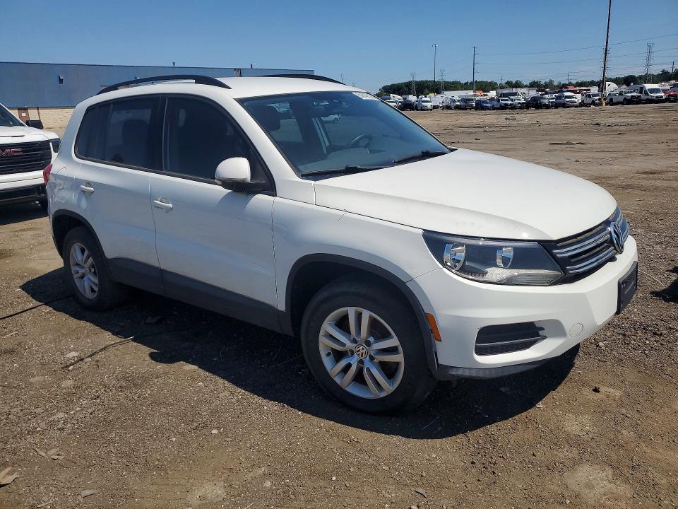 2016 Volkswagen Tiguan VIN WVGBV7AX2GW557218 COPART salvage auction — FRONT END, Salvage Title, sold $1,700 on 2026-08-14 (photo 4)