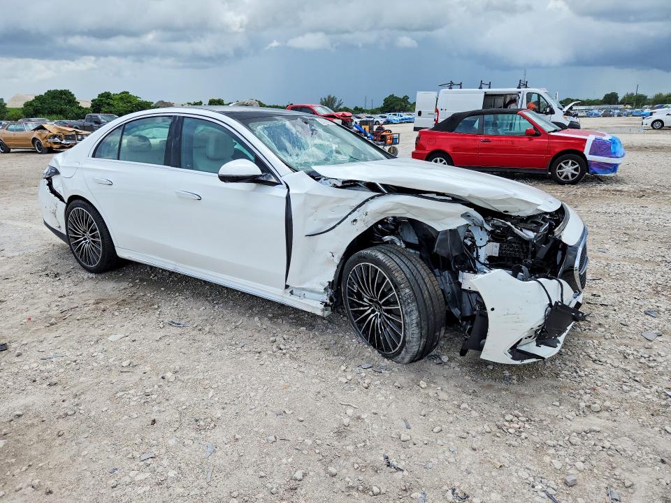 2026 Mercedes-benz E-klasse VIN W1KLF6BBXTA303790 COPART salvage auction — FRONT END, FL - CERT OF TITLE SLVG REBUILDABLE, sold $30,250 on 2026-10-15 (photo 4)