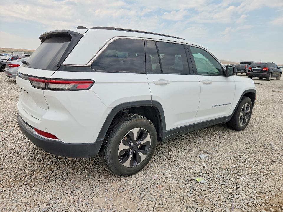 2024 Jeep Grand cherokee VIN 1C4RJYB63R8518980 COPART salvage auction — FRONT END, CA - CERTIFICATE OF TITLE, sold $19,700 on 2026-08-21 (photo 3)
