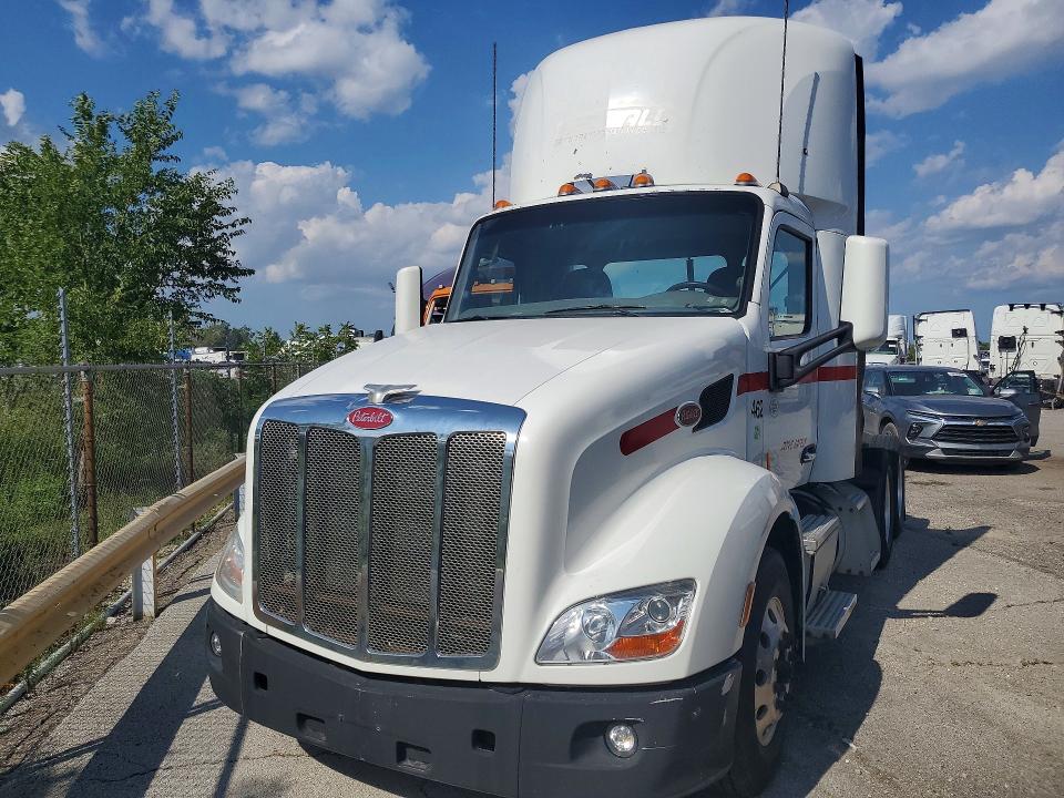 2014 Peterbilt 579 VIN 1XPBD49X7ED254341 — COPART salvage auction photo