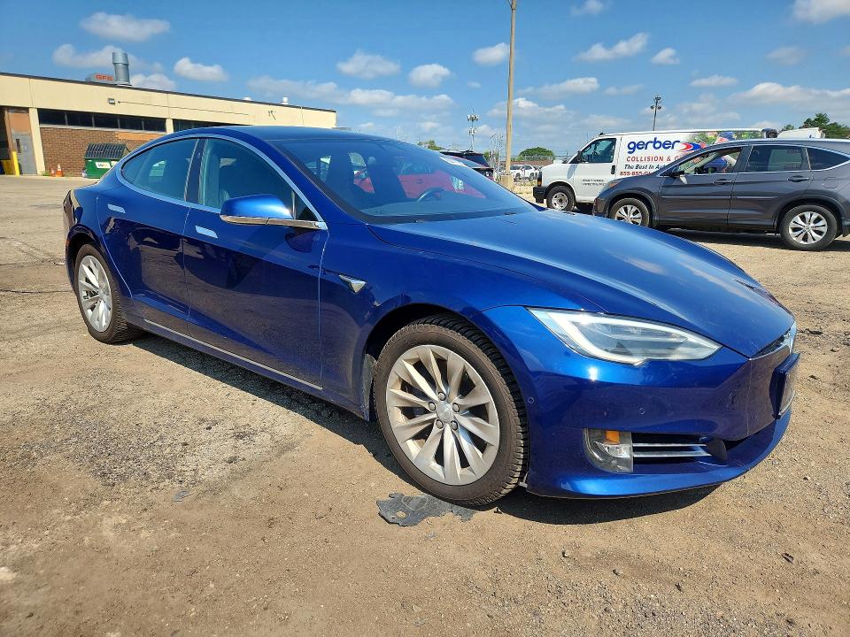 2017 Tesla Model s VIN 5YJSA1E28HF216875 COPART salvage auction — MECHANICAL, IL - CERTIFICATE OF TITLE, sold $3,750 on 2026-09-19 (photo 4)