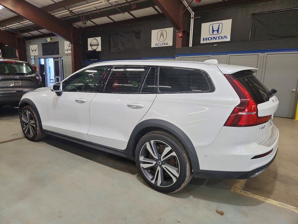 2025 Volvo V60 cross country VIN YV4L12WKXS2146229 COPART salvage auction — FRONT END, Ct - Certificate Of Title (P), sold $10,200 on 2026-08-14 (photo 2)