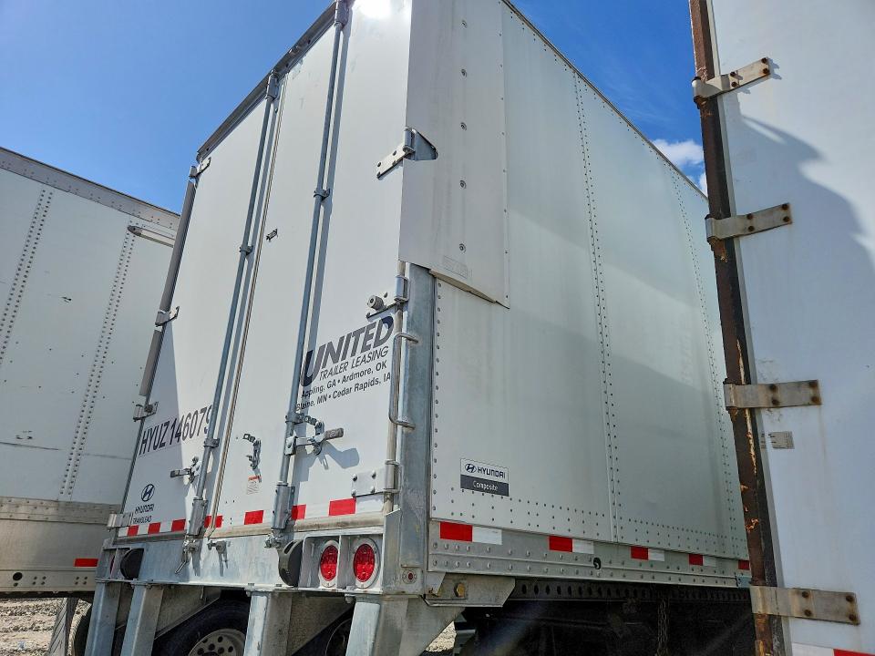 2025 Hyun Trailer VIN 3H3V532K2SS146079 COPART salvage auction — ROOF, TX - SALVAGE VEHICLE TITLE, sold $11,200 on 2026-09-01 (photo 3)
