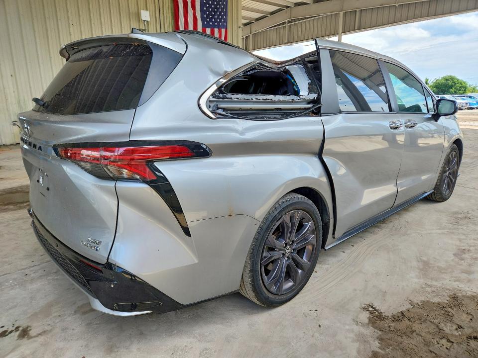 2023 Toyota Sienna VIN 5TDXRKEC1PS170586 COPART salvage auction — ROOF, Fl - Cert Of Title Slvg Rebuildable, sold $11,200 on 2026-08-19 (photo 3)