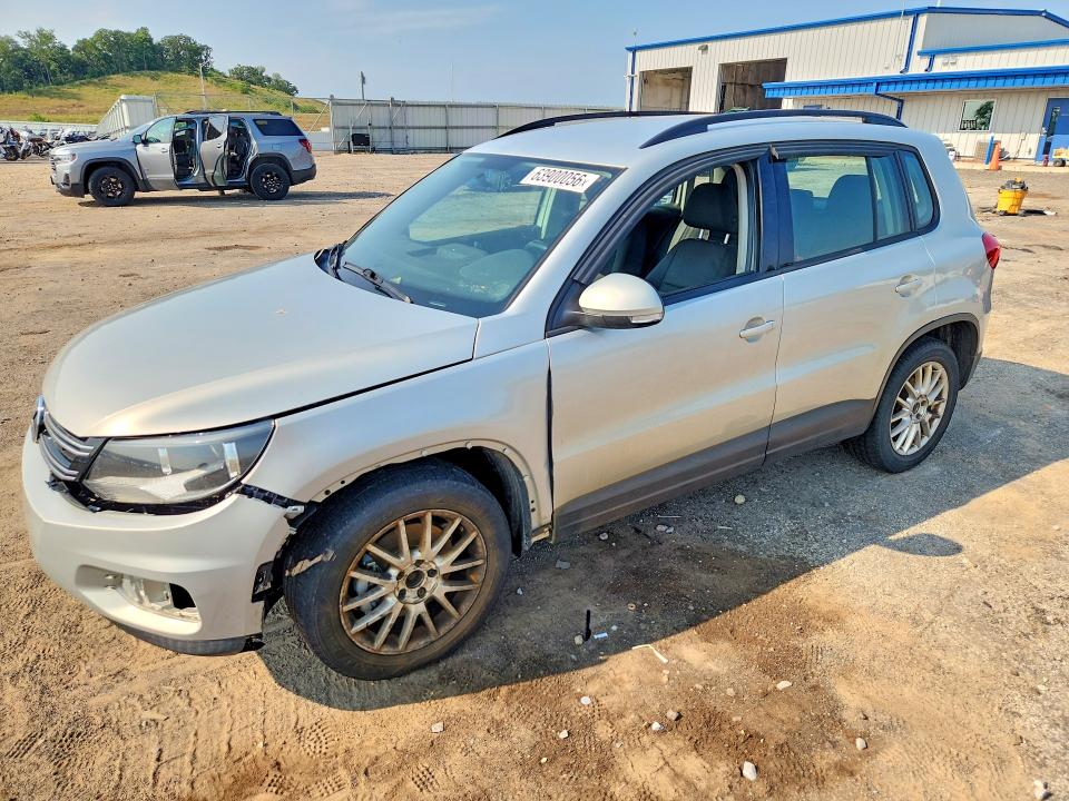 2015 Volkswagen Tiguan VIN WVGBV7AX7FW520387 COPART salvage auction — FRONT END, WI - CERTIFICATE OF TITLE, sold $225 on 2026-08-11 (photo 1)