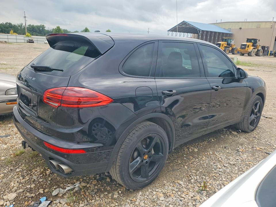 2015 Porsche Cayenne VIN WP1AB2A24FLA56510 COPART salvage auction — MINOR DENT/SCRATCHES, Salvage Title, sold $1,650 on 2026-08-11 (photo 3)