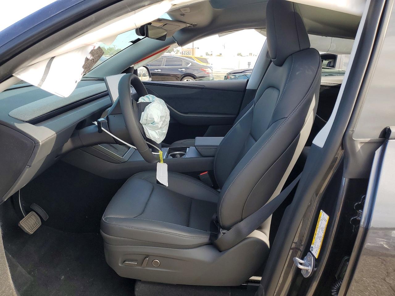2026 Tesla Model Y VIN 7SAYGDEEXTF564211 COPART salvage auction — Front End, Sc - Salvage Title, sold $20,400 on 2026-09-25 (photo 7)