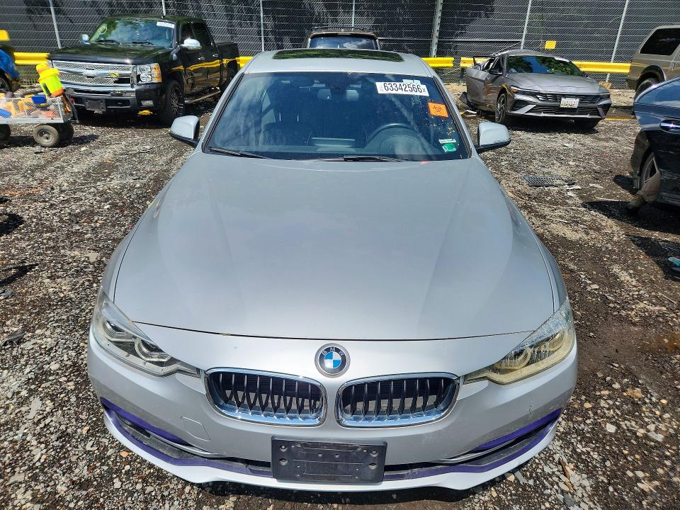 2016 BMW 3er VIN WBA8E3G55GNT77599 COPART salvage auction — WATER/FLOOD, Md - Cert Of Salvage-Flood Damage, sold $225 on 2026-08-21 (photo 5)