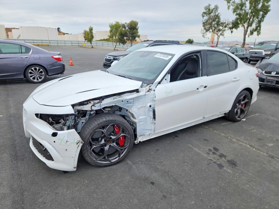 2018 Alfa romeo Giulia VIN ZARFAEAV2J7583572 — COPART salvage auction photo